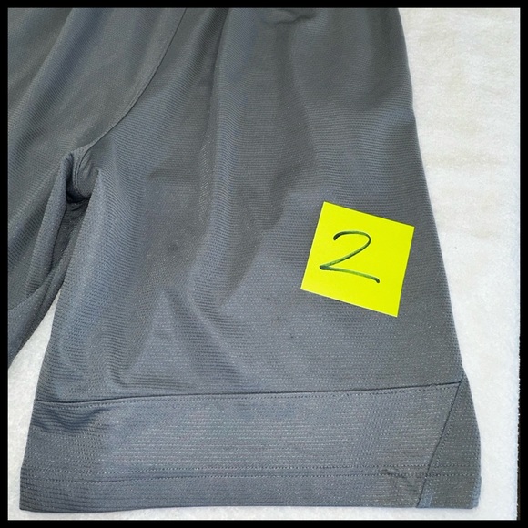 Nike DriFit 🏋🏻‍♀️🥏🏀🏈🏐Mens Shorts XL Grey with 2 pockets and drawstring waist. 👌🏼 - Picture 13 of 16